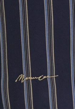 Mennace FINE PREPPY STRIPE PULL ON UNISEX - Shorts - Navy -Mennace Speichern 14b9e50739214e569ba85ddeec6466d0