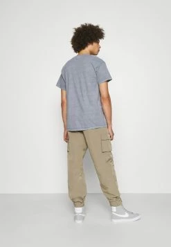 Mennace TECH TRACKSUIT BOTTOM - Cargohose - Tan, Herren -Mennace Speichern 1a6e8870fb8e4359ad8b9136a8d87853