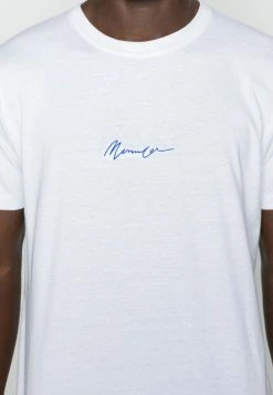 Mennace ESSENTIAL REGULAR RELAXED SIG TEE UNISEX - T-Shirt Basic - White 9 Mennace ESSENTIAL REGULAR RELAXED SIG TEE UNISEX - T-Shirt Basic - White -Mennace Speichern 1b4731c7f1a64a34a5944f1742b4fe9c