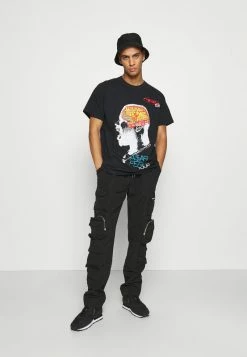 Mennace Speichern -Mennace Speichern 2326b110537f492b92d1030eb824def1