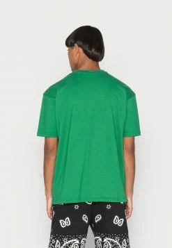 MENNACE ESSENTIAL UNISEX - T-Shirt Basic - Green -Mennace Speichern 28551aa5c06a434e9b3d334fcb066421