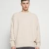 Mennace EVIAN BOUCLE SLOUCH KNIT UNISEX - Strickpullover - Cream