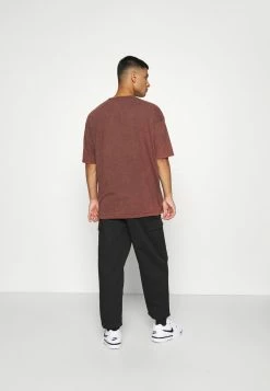 Mennace T-Shirt Basic - Brown, Herren 8 Mennace T-Shirt Basic - Brown, Herren -Mennace Speichern 3d9d96160e284df489d14c616495e6f5