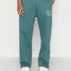 Mennace PLAYBOY SIGNATURE STRAIGHT JOGGER UNISEX - Jogginghose - Green