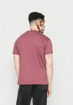 MENNACE UNISEX ESSENTIAL REGULAR - T-Shirt Basic - Burgundy -Mennace Speichern 52a9c89452c941a3adfe5ecfe65a2b61