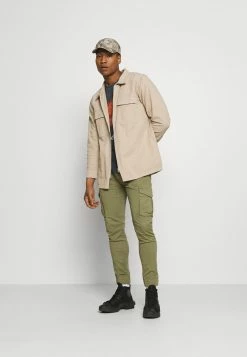 Mennace Speichern -Mennace Speichern 532149fcbc2e462cbe89503271fa5c3a