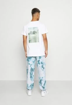 Mennace CLUB TENNIS COURT UNISEX - T-Shirt Print - White 14 Mennace CLUB TENNIS COURT UNISEX - T-Shirt Print - White -Mennace Speichern 603a9b5b8d83462fb984bace86e56a0d