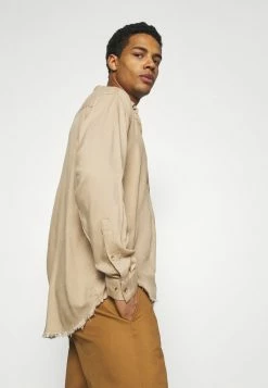 Mennace FRAYED PLAIN UNISEX - Hemd - Light Brown -Mennace Speichern 6c4b69fca500436c9400e4aad382df90