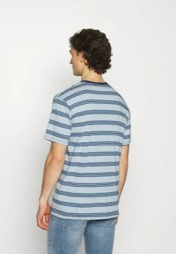 Mennace CLASSIC HORIZONTAL STRIPE UNISEX - T-Shirt Print - Light Blue -Mennace Speichern 6dac4c605a1c4d1b8ec2e614f5693db6