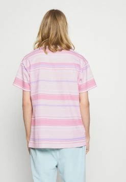 MENNACE UNISEX SUNDAZE - T-Shirt Print - Pink 7 MENNACE UNISEX SUNDAZE - T-Shirt Print - Pink -Mennace Speichern 73364dd97aaa4083a63a55ea3cddb18b