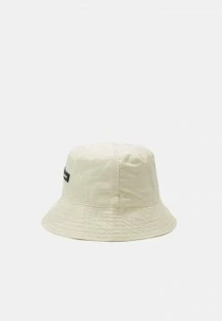 Mennace QUILTED BUCKET - Hut - Off White, Unisex -Mennace Speichern 73cf3473cd3b4475beafa5049cdcc2b0
