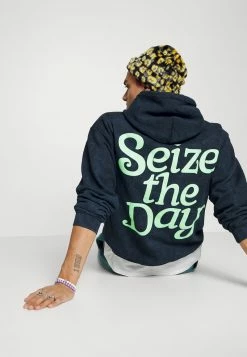 Mennace SEIZE THE DAY HOODIE - Sweatshirt - Black, Herren -Mennace Speichern 75a6c2328c0948e88975a8a9066437ab