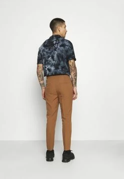 Mennace AFTERMATH TAPERED SUIT TROUSER - Chino - Light Brown, Herren -Mennace Speichern 768030680dbb40a493f911ed8f3ad423