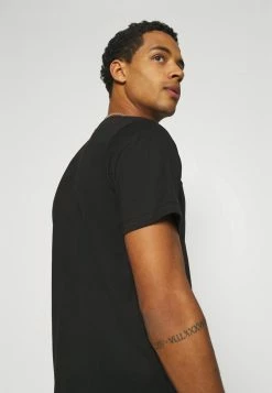 Mennace ESSENTIAL DROP SHOULDER UNISEX - T-Shirt Print - Black -Mennace Speichern 7bb13772a2e444768f99a055902c1ff0