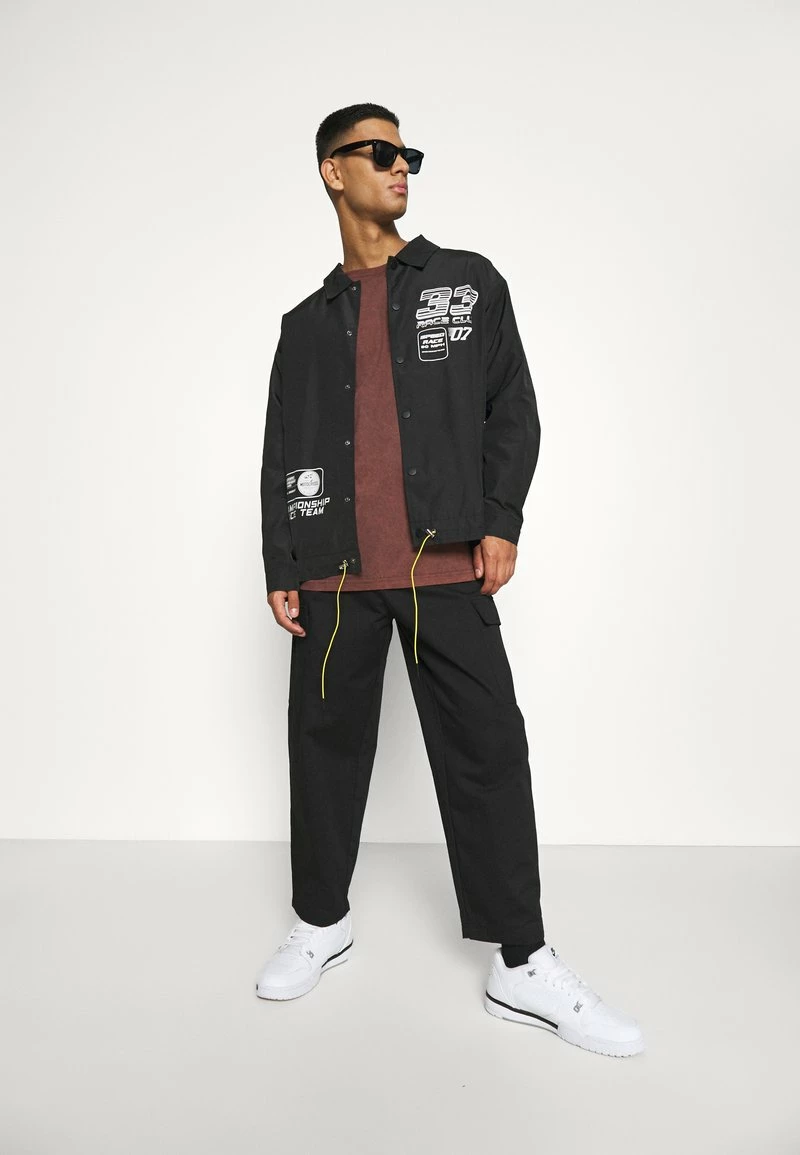 Mennace T-Shirt Basic - Brown, Herren 2 Mennace T-Shirt Basic - Brown, Herren – Bild 2