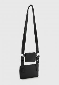 Mennace CROSSBODY DOUBLE BAG BRANDED BADGE SET UNISEX - Umhängetasche - Black 7 Mennace CROSSBODY DOUBLE BAG BRANDED BADGE SET UNISEX - Umhängetasche - Black -Mennace Speichern 86ed4570db9d4047bf7bca4361dfa6e7