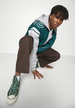 MENNACE TEAM HOODED BOMBER - Bomberjacke - Green, Unisex -Mennace Speichern 8e2f5713613f48d4a6da5e115dcac354