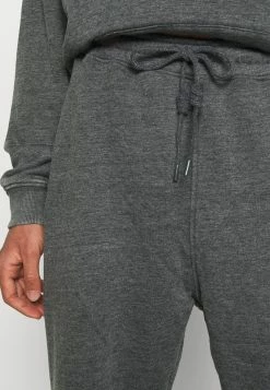 Mennace RECLAIM JOGGER UNISEX - Jogginghose - Washed Black -Mennace Speichern 8ffb4ee76946498ea288ec573a442128