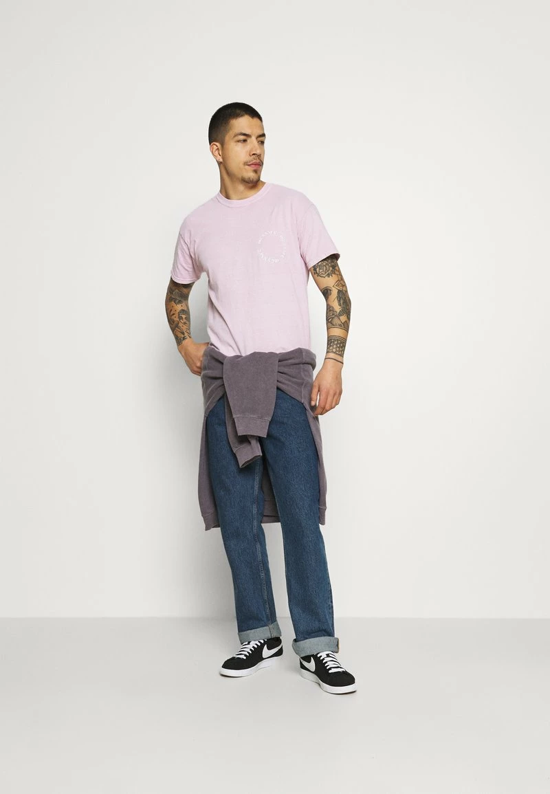 Mennace ON THE RUN SKULL REGULAR - T-Shirt Print - Pink, Herren 2 Mennace ON THE RUN SKULL REGULAR - T-Shirt Print - Pink, Herren – Bild 2