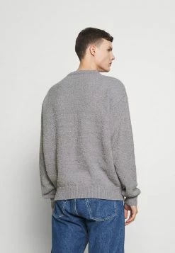 MENNACE UNISEX - Strickpullover - Grey -Mennace Speichern 95d1dd05653e4384afb271227d72fb75