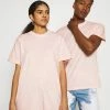 Mennace ON THE RUN PIGMENT DYE REGULAR UNISEX - T-Shirt Print - Pink
