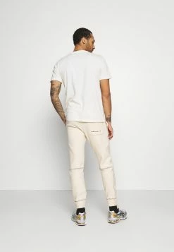 Mennace ESSENTIAL DROP SHOULDER UNISEX - T-Shirt Print - Sand -Mennace Speichern ab5c1fe30b7945f4803f024301e46a8e