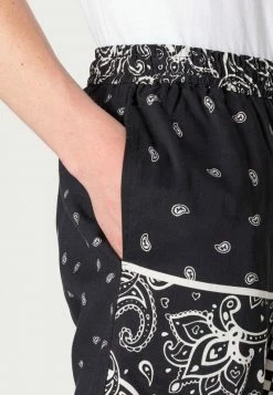 MENNACE PAISLEY CHECKERBOARD - Shorts - Black, Herren -Mennace Speichern af00c5c79dd7404f9ea81de7b12e960f