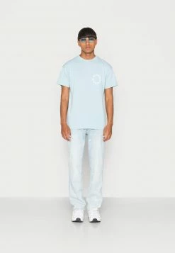 Mennace Speichern -Mennace Speichern b17dc824abdb44a19a118d8757bc9d2f