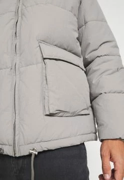 Mennace EVIAN PUFFER JACKET UNISEX - Winterjacke - Light Grey -Mennace Speichern cbb32f17785641e9b50b6fb1774bd2f7