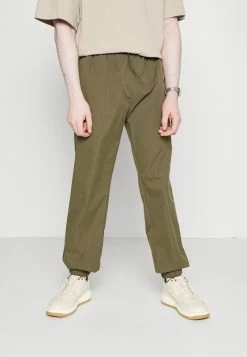 Mennace CUFFED TROUSER - Stoffhose - Green, Herren