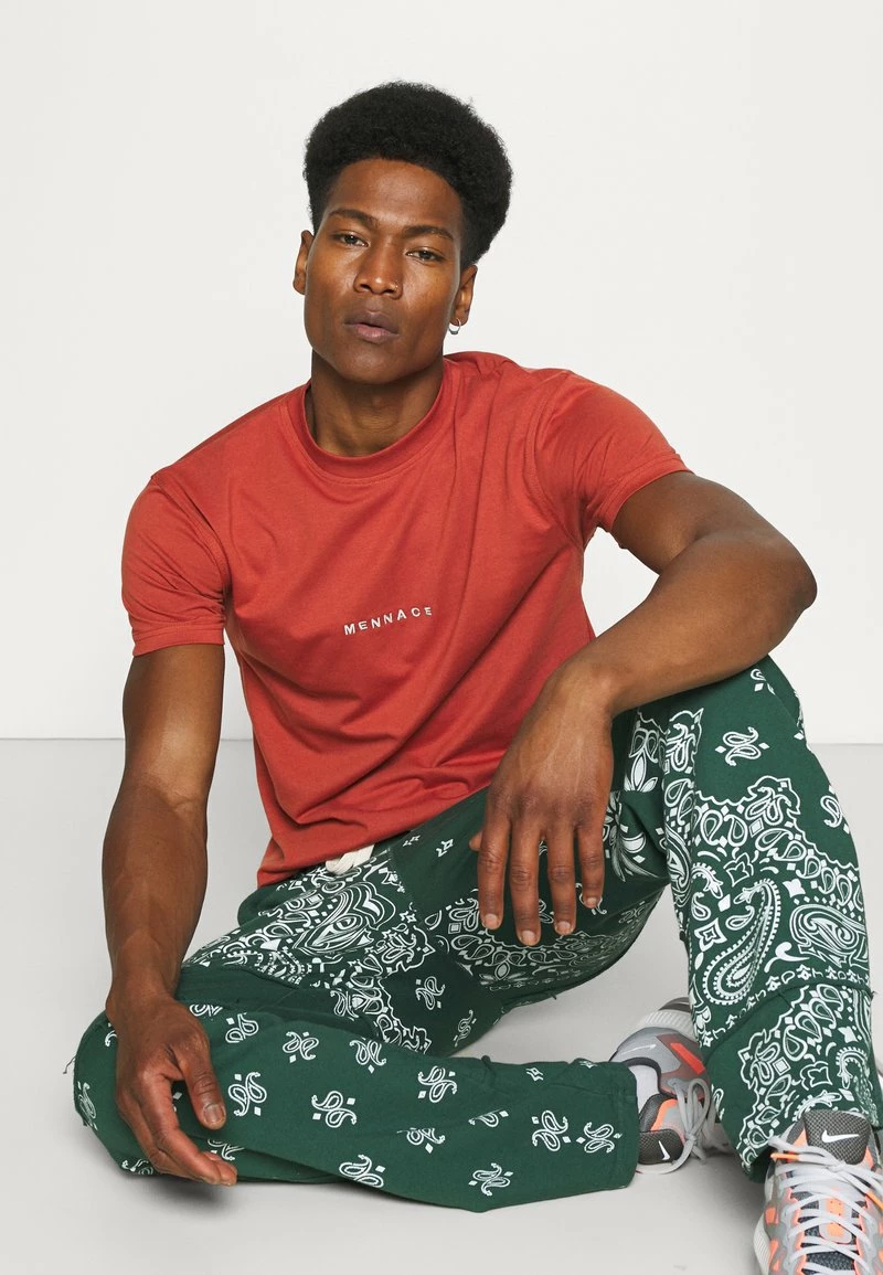 Mennace ESSENTIAL - T-Shirt Print - Burnt Orange, Herren 4 Mennace ESSENTIAL - T-Shirt Print - Burnt Orange, Herren – Bild 4