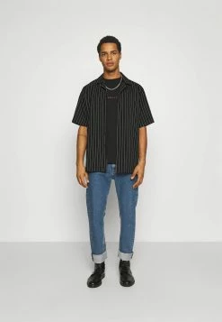 Mennace Speichern -Mennace Speichern ecea2fa4fde94059b46b07f6c4230087